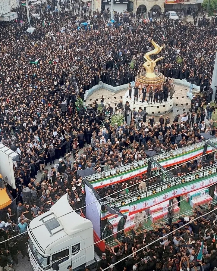 Iran:Le pays enterre ses morts dans la douleur.