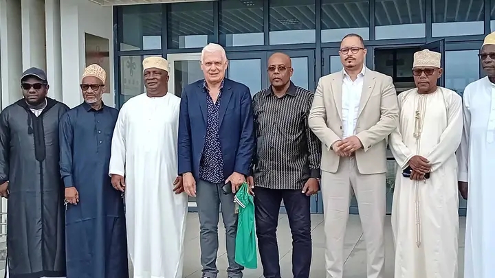 Mercato:Hubert Velud signe aux Comores