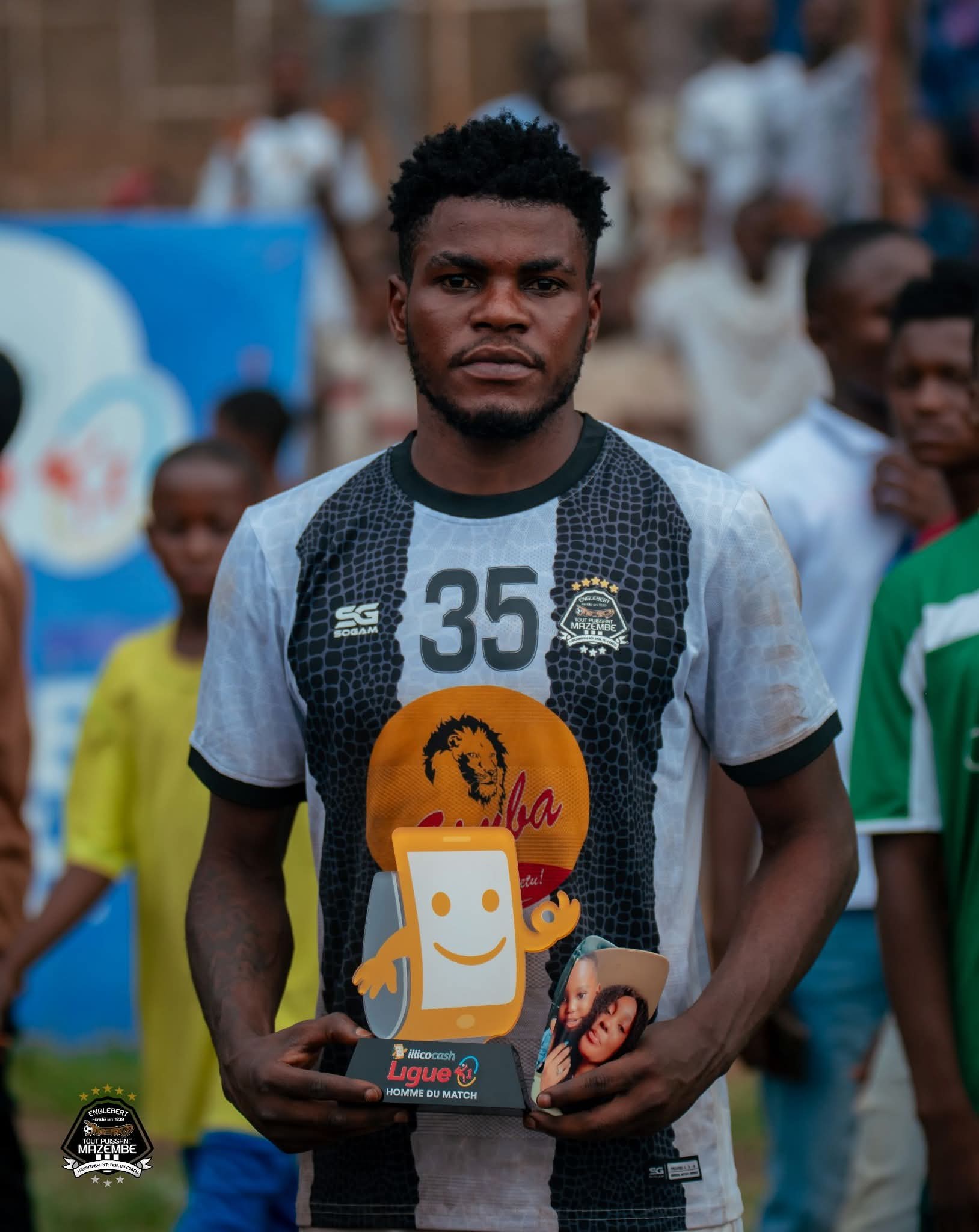 TP MAZEMBE : NDONGALA regarde BONGELI dans les yeux