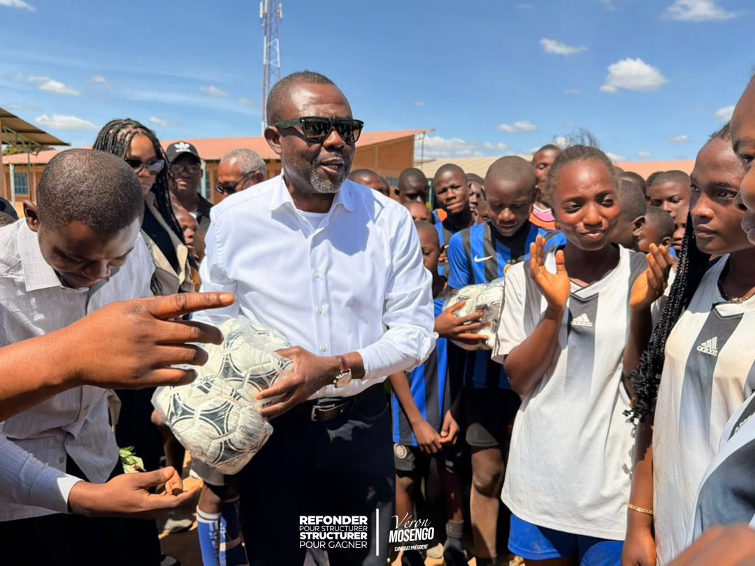 À Lubumbashi, Véron Mosengo Omba séduit par le modèle éducatif et sportif de Malaika