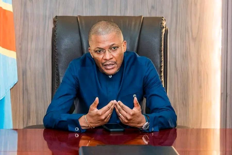 RDC : Didier Budimbu justifie le choix de la pelouse synthétique au Stade des Martyrs et défend une vision de modernisation des infrastructures sportives